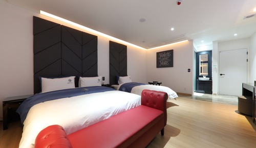 Twin Room, Jetted Tub (Massage Chair)