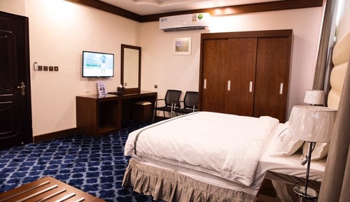 Standard Studio, 1 King Bed