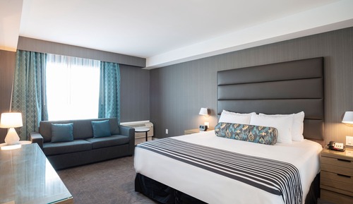 Grand Suite, 1 King Bed with Sofa bed, Kitchenette