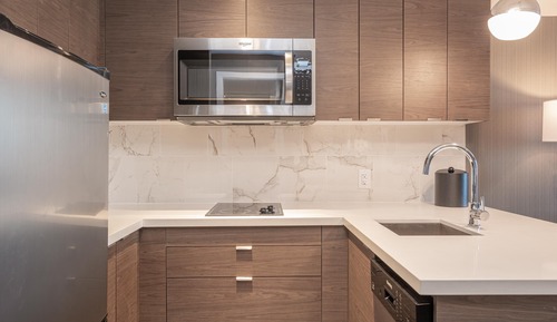 Standard Suite, 1 King Bed, Kitchen