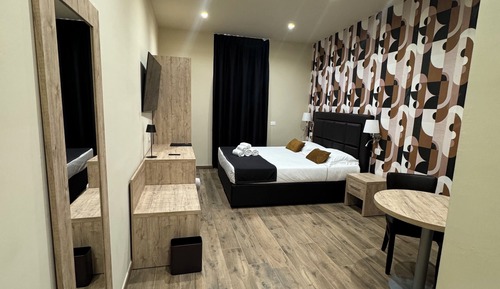 Deluxe Triple Room 10