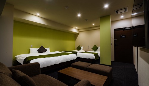 Deluxe Studio Suite, Multiple Beds