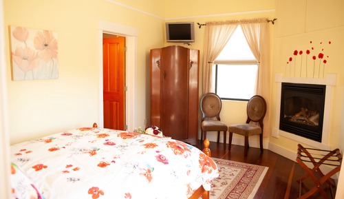 Poppy Room