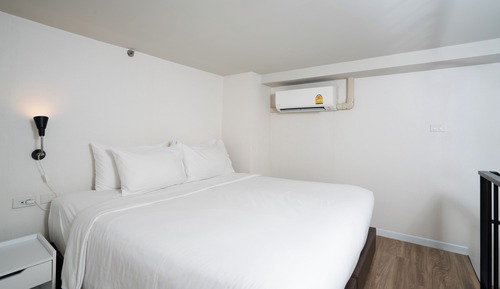 Deluxe Suite, Multiple Beds, Non Smoking (Living Room)