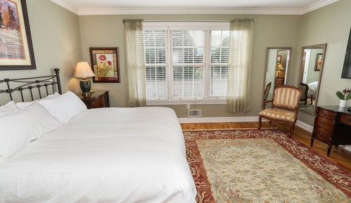 Executive Suite, 1 King Bed, Accessible, Golf View