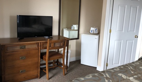 Classic Single Room, 1 Queen Bed, Private Bathroom, Courtyard View