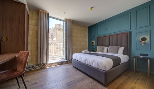Deluxe Double Room (2nd floor,small Balcony,str facing,9)