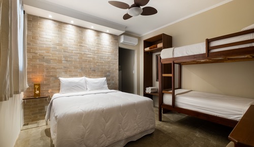 Comfort Room (Quádruplo)