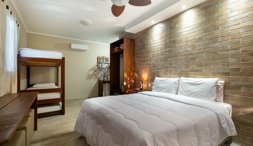 Comfort Room (Quíntuplo)