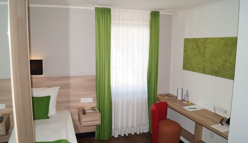 Classic Single Room, 1 Large Twin Bed, Non Smoking