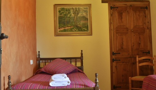 Basic Single Room, 1 Twin Bed, Shared Bathroom (Espígol)