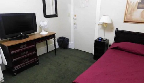 Queen Room