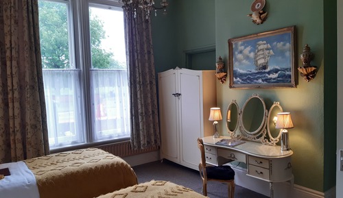 Superior Twin Room (Accessible)