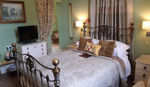 Superior Double Room (with Spa Bath)