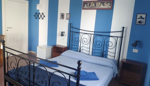 Standard Double Room (blu)