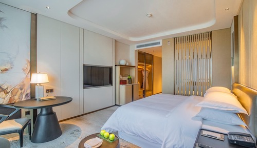 Suite, 1 King Bed, Non Smoking, River View