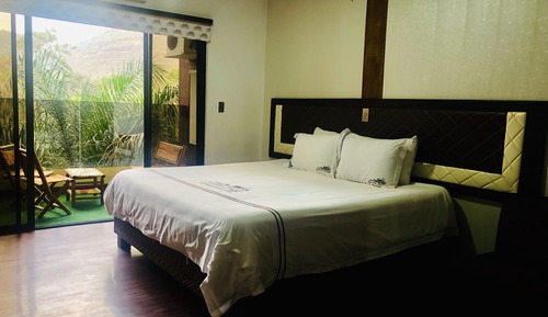 Double Room, 1 King Bed, Non Smoking