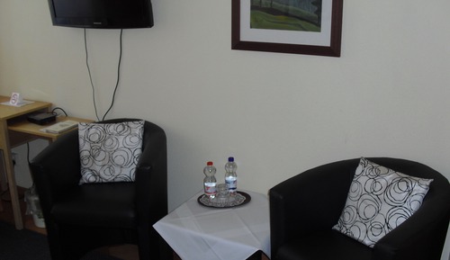 Double Room (Zimmer 3)