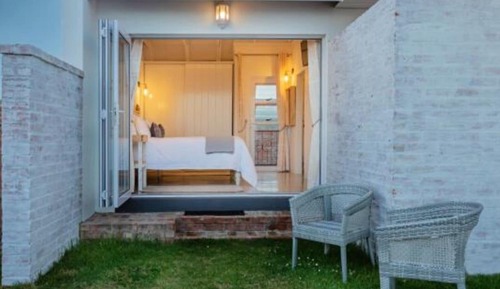 Deluxe Double Room, 1 King Bed, Partial Ocean View