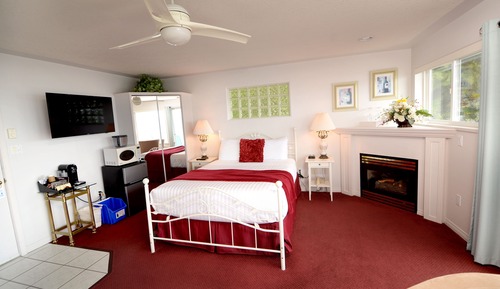 Honeymoon Suite, 1 Queen Bed, Ocean View (Private Balcony)