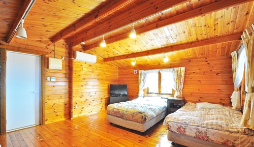 Private Vacation Home  (Wide Deck)