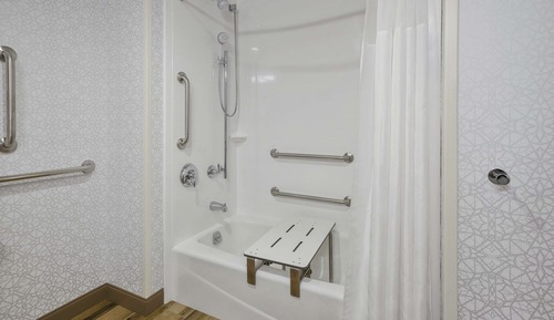 Room, 1 King Bed, Accessible, Bathtub (Refrigerator & Microwave)
