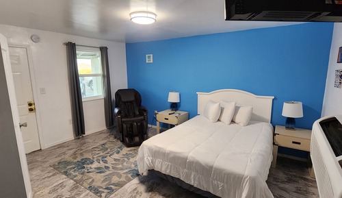 Luxury Room, 1 King Bed (with Massage Chair)