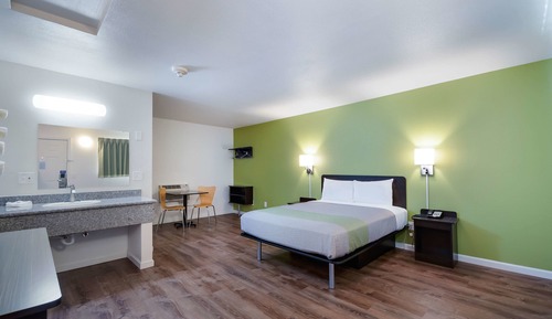 Deluxe Room, 1 Double Bed, Non Smoking, Refrigerator & Microwave