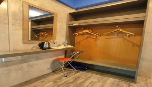 Standard Room, 1 King Bed (King With Window)