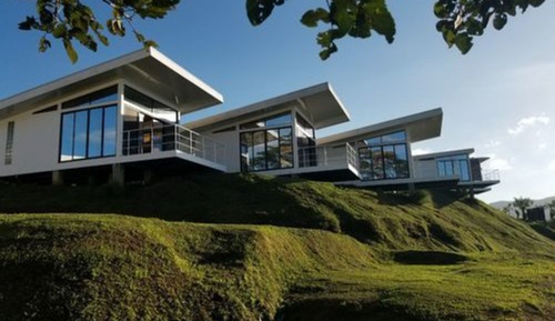 Deluxe Bungalow, 1 King Bed, Non Smoking, Lake View