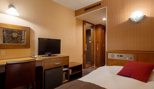 Semi Double Room, Smoking