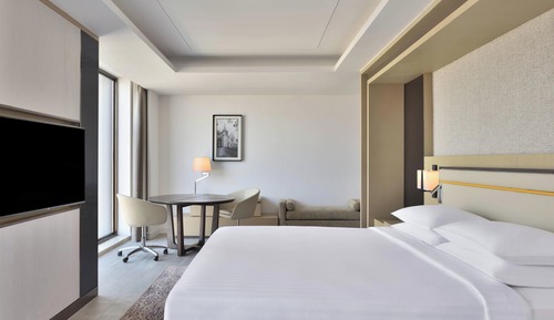 Deluxe Suite, 1 King Bed