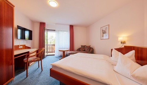 Standard Double Room, 1 Queen Bed, Non Smoking, Garden View