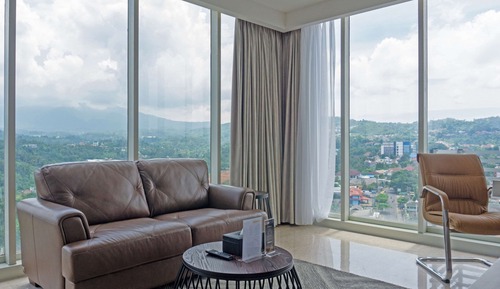 Business Suite, 1 King Bed, City View