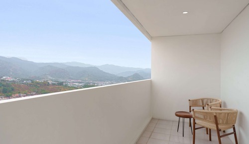 Deluxe Room, 2 Twin Beds, Balcony, Sea View