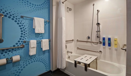 Room, 2 Queen Beds, Accessible, Bathtub (Hearing)