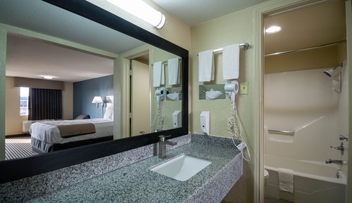 Single Room, 1 King Bed, Smoking