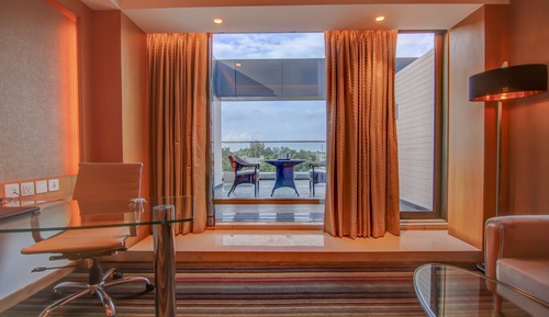 Deluxe Room, Balcony