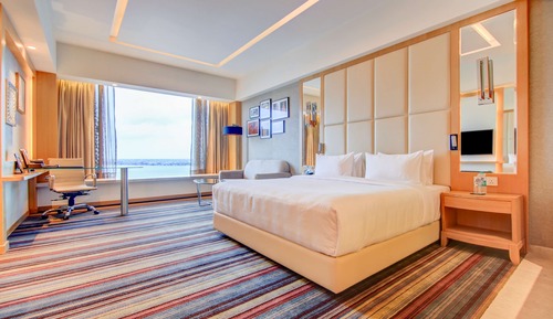 Superior Room, Lake View