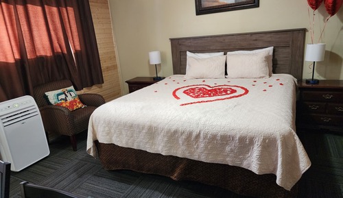 Deluxe Room, 1 King Bed, Non Smoking