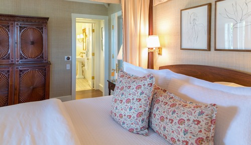 Deluxe Room, 1 King Bed, Beach View (Colebrook)
