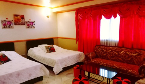 Family Suite with Bathtub
