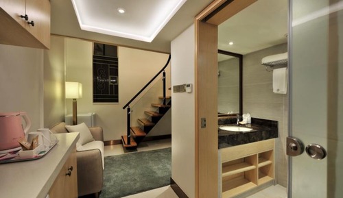 Standard Loft, No Windows