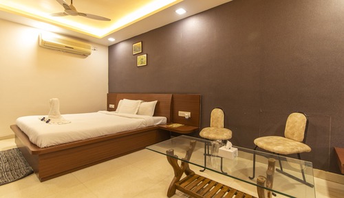Deluxe Room AC