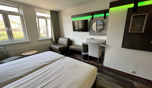 Double or Twin Room, Bathtub