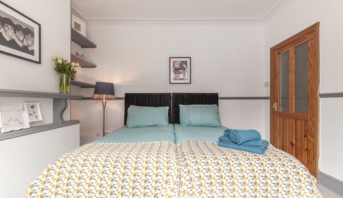 House, Private Bathroom (3 Bedroom)