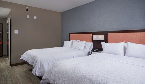 Room, 2 Queen Beds, Accessible (Roll-In Shower)