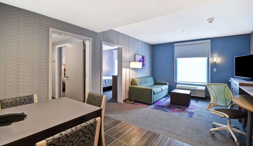 Suite, 1 King Bed, Accessible (Hearing)
