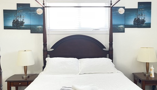 Classic Studio, 1 Queen Bed with Sofa bed
