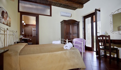 Double Room, 1 Queen Bed